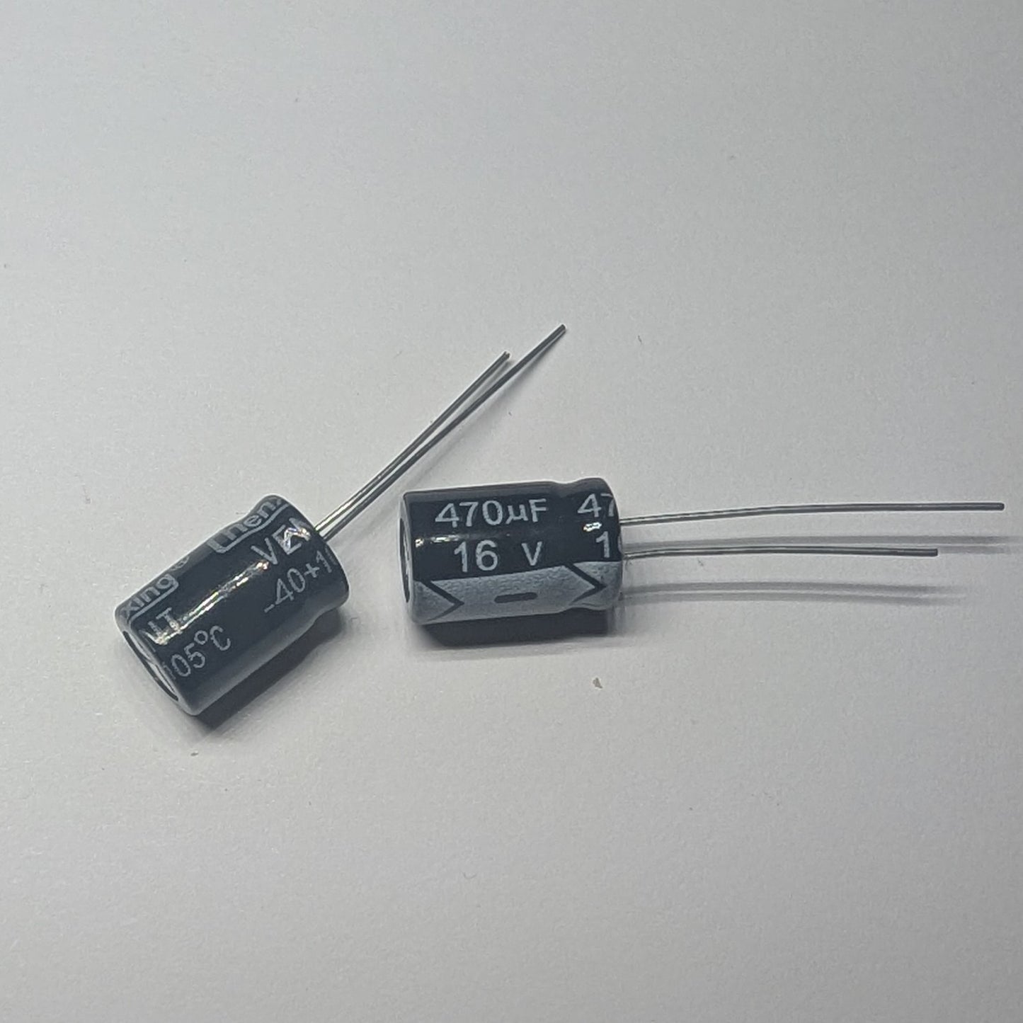 470µF 16V Electrolytic Capacitor (THT)