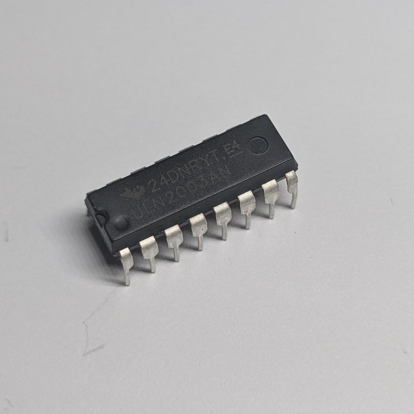 ULN2003AN Darlington Driver Array