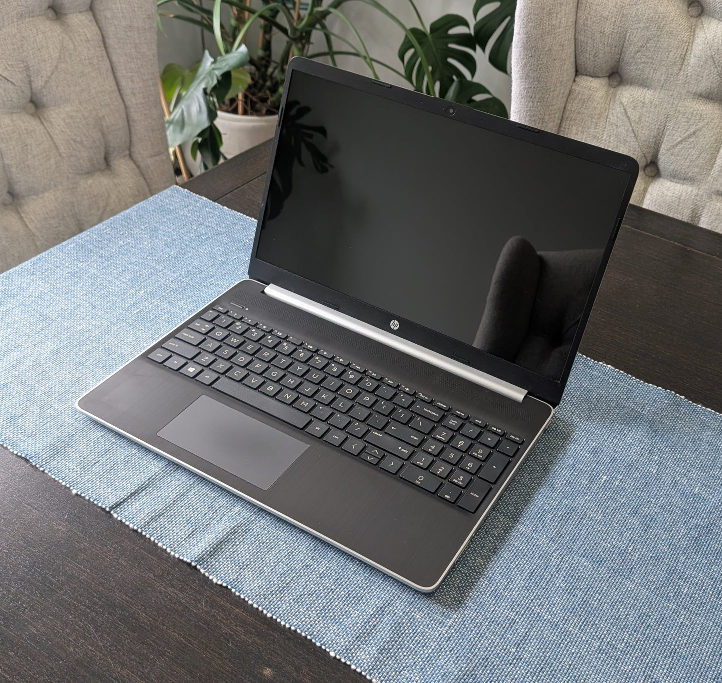 HP laptop 15" Solus Installed 256gb 16gb ram i5
