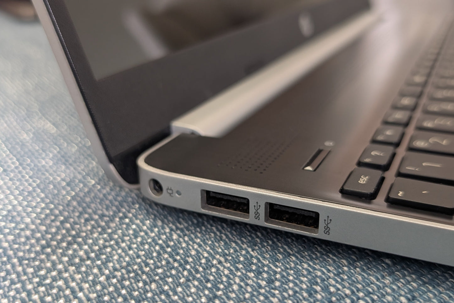 HP laptop 15" Solus Installed 256gb 16gb ram i5